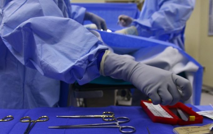 US FDA bans powdered gloves Powdered gloves must be replaced by non-powdered alternatives, following the ban