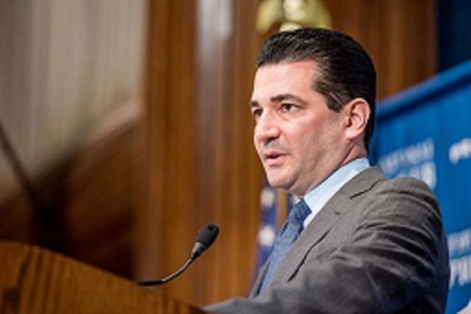 Scott Gottlieb resigns as head of US FDA